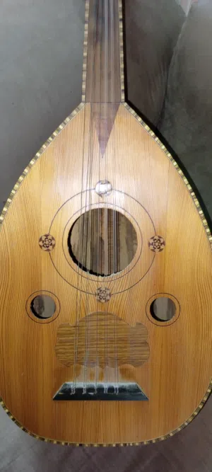 عود علي خليفة قديم