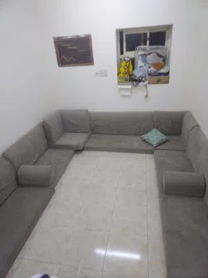 للبيع جالسه ارضيه با حاله جيدة
