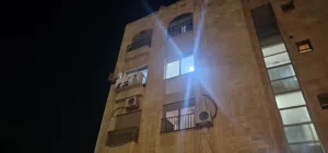 أستودو مفروش لايجار اسبوعي، شهري، قرب فندق الموفنبيك، عماره عائلات لاسفسار، طابق ثالث