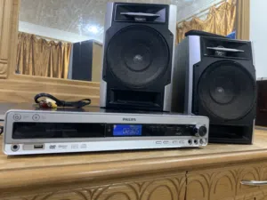 مسرح منزلي ومضخم صوت فيليبس Philips بحالة ممتازة