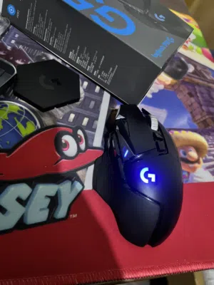 Logitech G502 HERO مستعمل يوم واحد فقط نظيف اخو الجديد سبب البيع كبير كثير ع ايدي