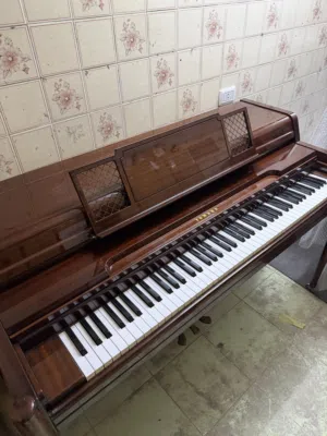 بيانو Yamaha Spinnet صناعه ياباني اصلي