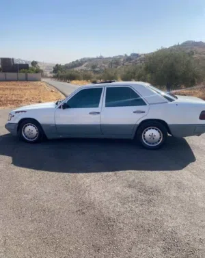 مرسيدس E200 بطه