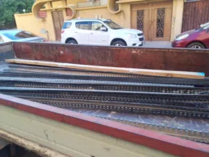 ظولون 4متر شبه جديد كميه 30ظرف زي مافي صوره