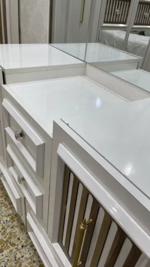 ميز مرايا تواليت أبيض لون خشبي