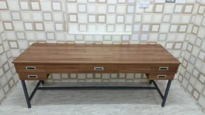 طاوله مكتبيه
