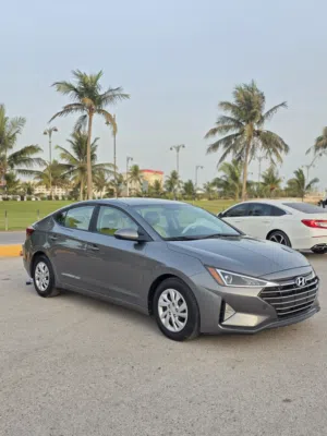 Hyundai Elantra 2019_2020 اسم المركبة : هيونداي اللنتراء في قمه النظافه
