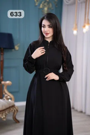 فستان اسود فاحم