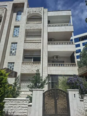 185 m2 3 Bedrooms Apartments for Sale in Amman Al Rabiah