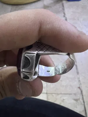 محبس عقيق يماني أصلي  شغل مرتب بنقش مميز ويا فضة عراقية ثقيلة