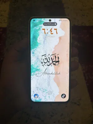 الجهاز. ربي يبارككككك a55 5g 128 قيقا.        دبل شفرة 8 قيقا رام  العيوب في الضهر بس ومش ماترات.
