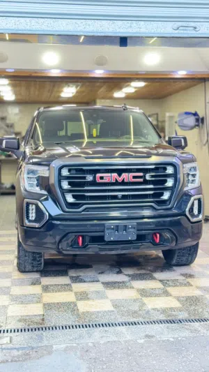Used GMC Sierra in Zarqa
