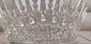 فستان عروس لون أبيض