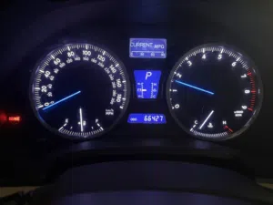للبيع عداد لكزس isf اصلي نظيف