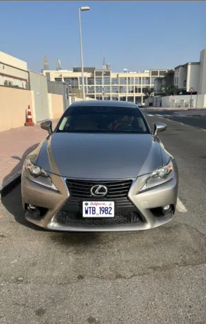 Lexus IS 200T 2016