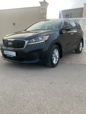 Used Kia Sorento in Tripoli