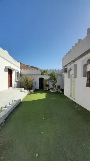 380 m2 More than 6 bedrooms Townhouse for Sale in Al Dhahirah Yunqul