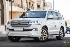 Toyota Land Cruiser 2016 VX-S  السيارة وارد و بحالة الوكالة و قطعت مسافة 149,000 كم فقط