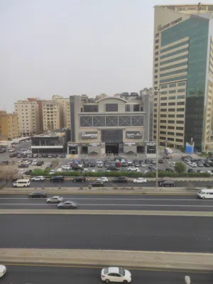 مطلوب شاب لمشاركة سكن مؤقت في حولي