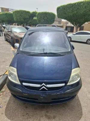 ستروان 2004 c8 للبيع