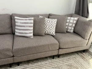 للبيع – طقم كنب وطاولات  For Sale – Living Room & Tabels