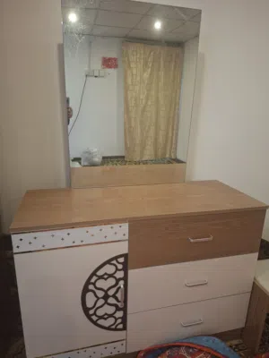 new bedroom set almost use only for one month