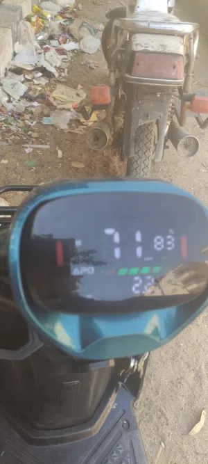 اسكوتر كهرباء فيجوري ديمورا مستعمل 2000ولت بطاريه ليثيوم