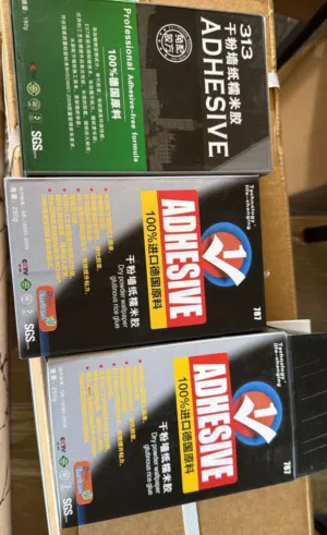 لاصق ورق الحائط