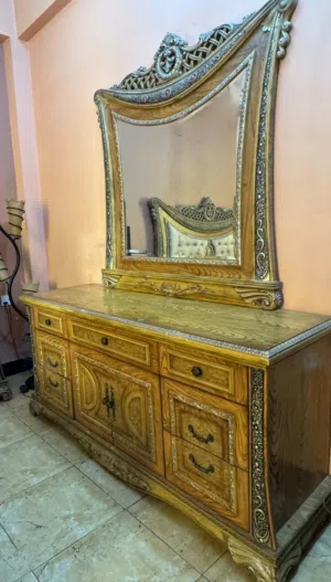 غرفة نوم 6 قطع  المنشأ ماليزي نظيفه مابيها اي ضرر