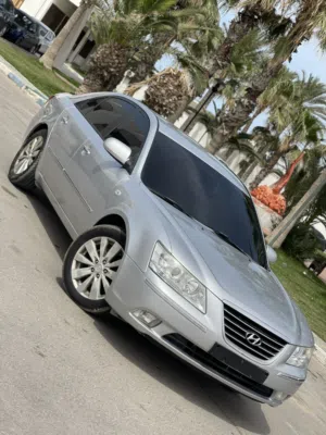سوناتا 2008