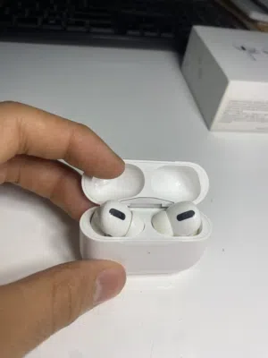 AirPods Pro نظيف