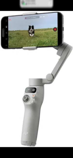 للبيع DJI Osmo Mobile 7 بحالة ممتازة جدًا، استخدام خفيف ونظيف، بدون أي مشاكل، ويعمل بكفاءة عالية