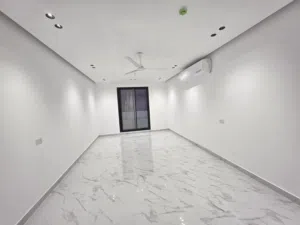 200 m2 4 Bedrooms Apartments for Rent in Muharraq Hidd