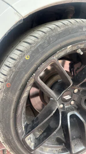 تواير ريدنز جدد استخدام يوم 275/35/R20 العدد 2