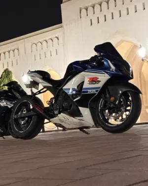 *دراجه سوزوكي GSX-R1000*