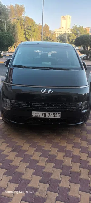 Hyundai staria 2023