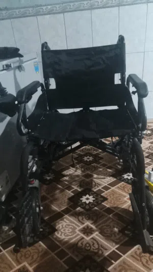 كرسي كهربائي متحرك