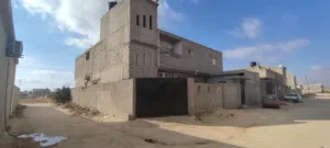 منزل للبيع فيه 4 منازل