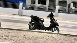 ماكس عدله ياباني الدراجه مجفته ولعينه مكسوره موجوده عندي بس هذن ولكهربائيات شغلات بسطيه بيهن