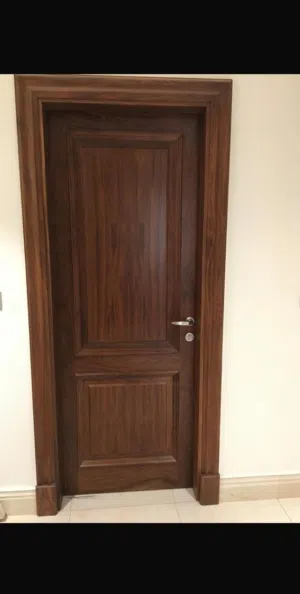 باب خشب  تدفئة  غسالة أوتوماتيكية