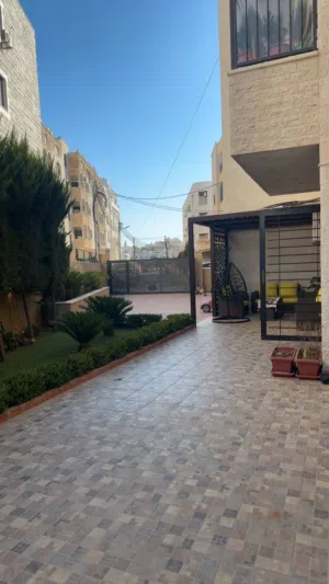 شقة ارضية مميزة في اربد بالقرب من مستشفى الراهبات الوردية من المالك مباشرة