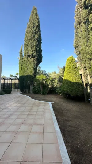 More than 6 bedrooms . Unfurnished . Yearly2