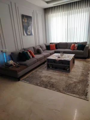 طقم كنب بحالة الوكالة للبيع في مجال بالسعر