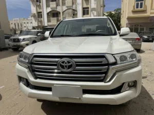 Toyota Land Cruiser 2018 GCC v6 top