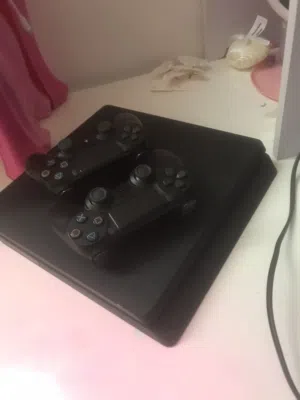 بلاي ستيشن فور