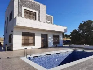 2 Bedrooms . 3 Bathrooms . 180 m22