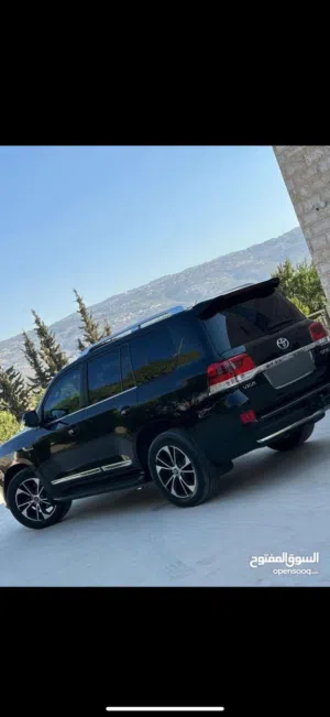 Used Toyota Land Cruiser in Amman