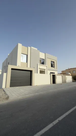 290 m2 More than 6 bedrooms Villa for Sale in Muscat Amerat