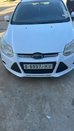 فورد فوكس 2013  بحالة ممتازة  ماتور جديد  والله يبارك لصاحب النصيب وسعر خاص على الكاش