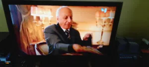 شاشه نوع جنيرال ديلوكس 32انيش اليدي ميش سمارت عادي معها ريموتها ستعمال 6شهور